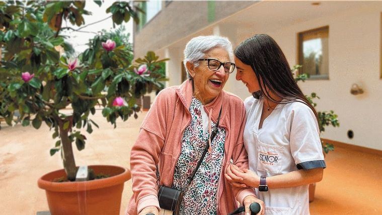 CK Senior recalca el valor del empleo especializado y no deslocalizable en el sector de los cuidados