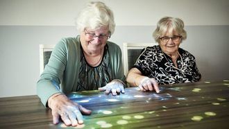 La mesa "de juegos" que calma, conecta y estimula: por qué cada vez más residencias apuestan por la Tovertafel