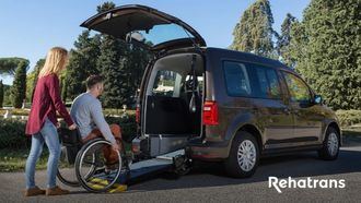 La importancia del transporte adaptado en los Centros de Día para personas mayores