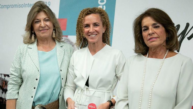 La directora de Recursos Humanos de Amavir, Marian Bautista; la presidenta ejecutiva de la Fundación Integra, Ana Botella, y la concejala del Ayuntamiento de Madrid, Engracia Hidalgo.