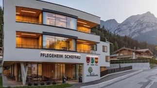 Arquitectura y residencias: Un centro con celosías de madera tradicionales en el Tirol