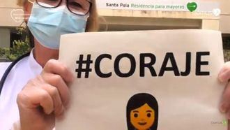 Visto en la red: Campaña Héroes sin capa, DomusVi Santa Pola manda ánimos a DomusVi Alicante Babel