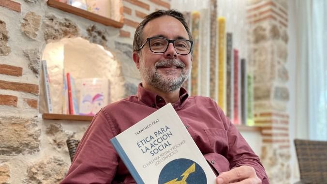 El experto en Ética, Francisco Prat, en la presentación de su libro Ética para la Acción Social.