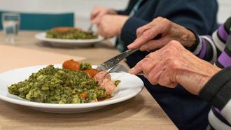 Alimentación en Residencias: Estreñimiento en el adulto mayor. ¿Van de la mano?
