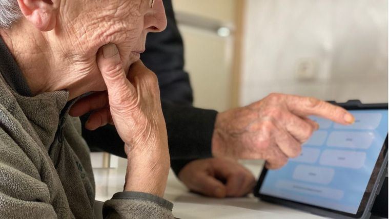 El proyecto Te Cuido Labs procura a las personas mayores de nuevas tecnologías para su bienestar.