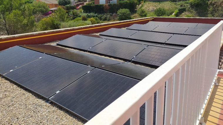 VIMA Residencial incorpora instalaciones fotovoltaicas en varios centros residenciales para el autoconsumo de energía limpia y ecológica.