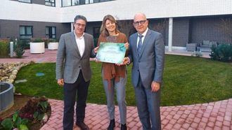 Valdeluz Las Mercedes recibe el Certificado de Jardín Terapéutico y Jardinoterapia de manos de Karin Palmlöf