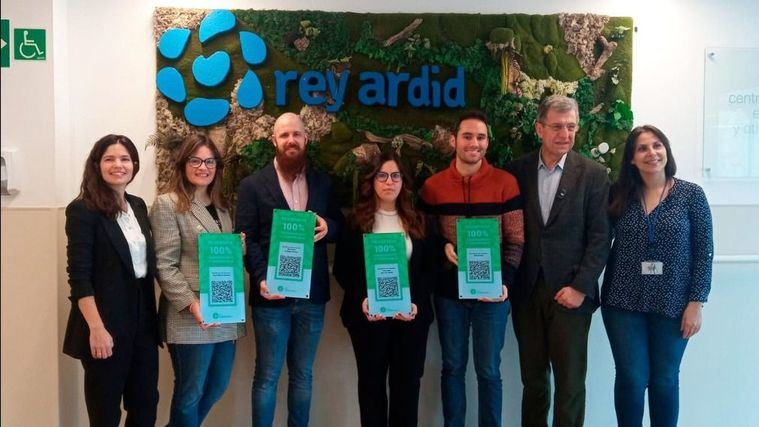 El fundador de Inforesidencias.com, Josep de Martí, entrega cuatro distintivos a centros de la Fundación Rey Ardid al ser Residencias 100% Transparentes y Comparables.