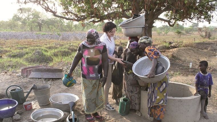Albertia destinará aproximadamente 100.000 ? a apoyar proyectos de carácter internacional que trabajen en la atención y el cuidado de personas mayores en países con bajo índice de desarrollo. 