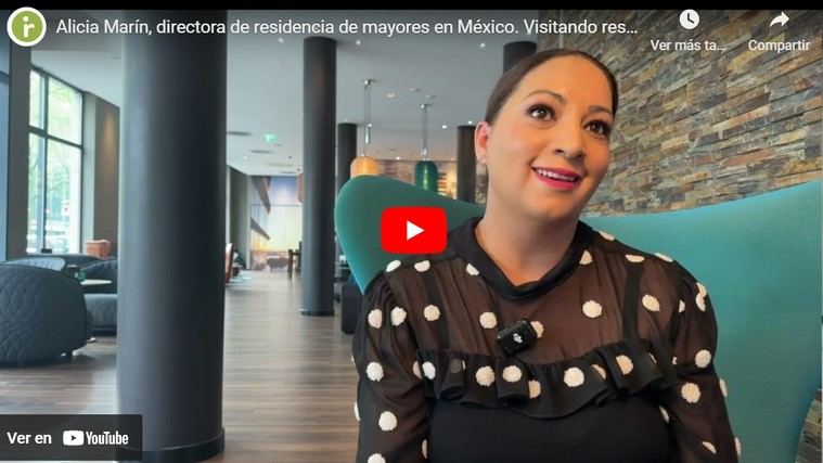 Alicia Marín, directora de residencia en México, durante un viaje geroasistencial a Dusseldorf, Alemania.