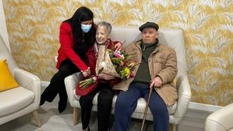 Carmen y Miguel, primeros usuarios de la nueva residencia Amavir Ciudad Real, que ya ha abierto sus puertas