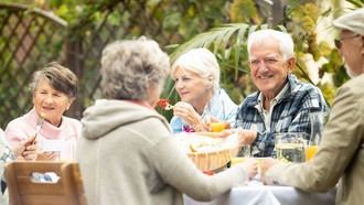 Cómo una alimentación equilibrada ayuda a prevenir la fragilidad en la tercera edad