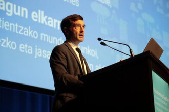 Bustinduy da inicio al Congreso Mundial sobre Ciudades Accesibles y Cuidados Sociales