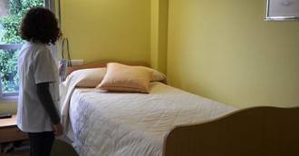 Una mujer deja en herencia 840.000 euros a su residencia, que se lo gasta en camas eléctricas