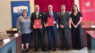 Lares y la Universidad de Granada impulsan una cátedra para reforzar la investigación y la formación en cuidados a mayores