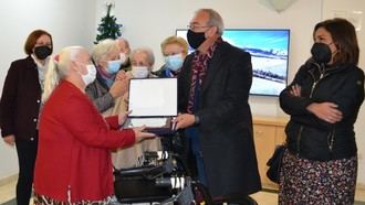 Residentes del Centro Joaquín Rosillo reciben un homenaje en nombre de los mayores de San Juan