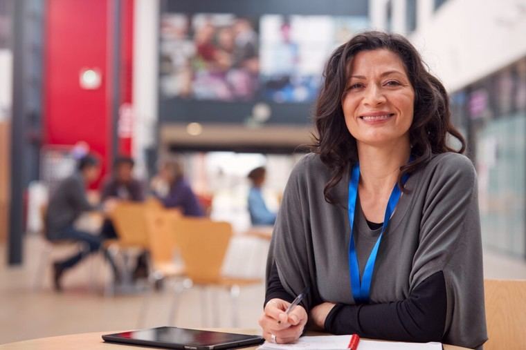 Columbares y HelpAge International promyeven y defienden los derechos de las personas mayores, especialmente en situación de vulnerabilidad social
