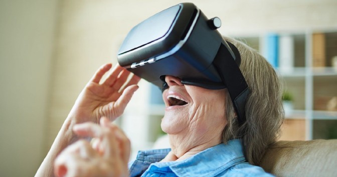 Mirando al exterior. Realidad virtual al servicio del cuidado geriátrico