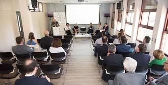 Un mercado regulatorio “poco claro y desfavorable” dificulta la extensión del seguro de dependencia en España
