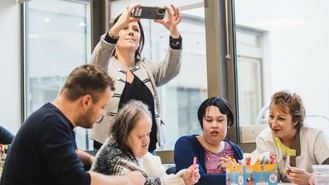 Famileo en centros de discapacidad: comunicación, orgullo y vínculo familiar