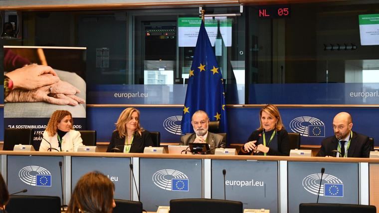 AESTE reivindica en el Parlamento Europeo el papel clave del sector de los Cuidados en el reto demográfico.