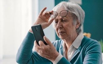 HelpAge International y Fundación Maldita.es lanzan un proyecto para mejorar la alfabetización mediática en zonas rurales y entre mayores