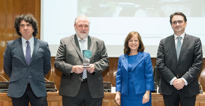 El director general de ILUNION Sociosanitario recoge el Premio Senda Profesional del Sector