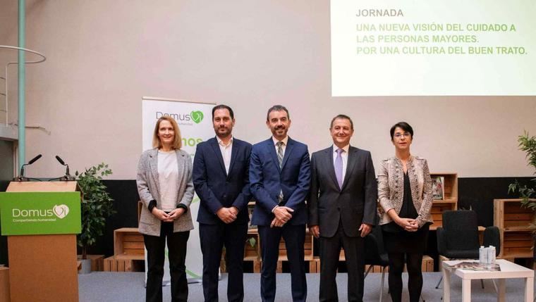 Jornada organizada en Madrid por DomusVi bajo el título 'Una nueva visión del cuidado a las personas mayores. Por una cultura del buen trato'.