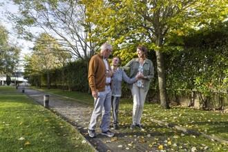 DomusVi ofrece formación online para familiares cuidadores de usuarios del servicio a domicilio en Sevilla