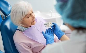 La PMP celebra la inclusión de las personas mayores de 65 años en los fondos para salud bucodental