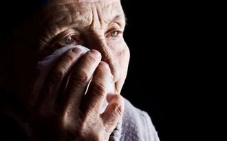 La PMP y HelpAge piden más atención institucional para combatir la violencia de género hacia mujeres mayores