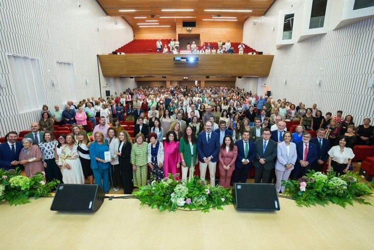 Loles López reivindica el papel esencial de las personas mayores.