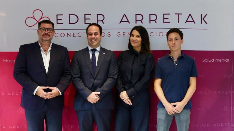 Macrosad presenta Eder Arretak en una jornada sobre el futuro del Servicio de Ayuda a Domicilio.