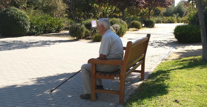 La CAM destina 17 millones para 376 plazas de atención a mayores con Alzheimer