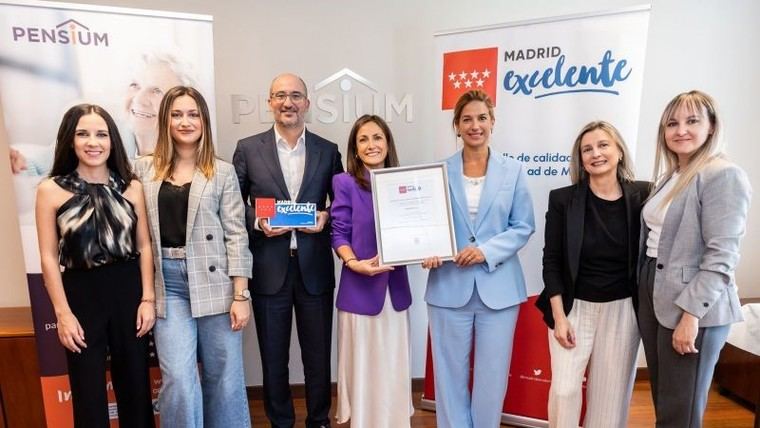 Pensium recibe el sello Madrid Excelente por su labor con los mayores dependientes y sus familias en la Comunidad de Madrid.