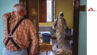 El "inaceptable desamparo" en el que las Administraciones dejaron a las personas mayores en residencias durante la COVID