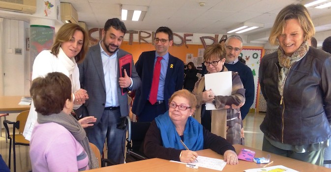 Las residencias públicas de Cataluña compartirán información clínica con los profesionales de atención primaria