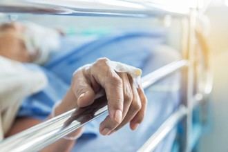 Navarra implementa un protocolo para prevenir el maltrato a personas mayores en hospitales