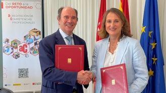 Aurelio López-Barajas de la Puerta, fundador y CEO de Supercuidadores; y Macamen Tejera Gimeno, viceconsejera de Economía y Empleo de la Comunidad de Madrid.