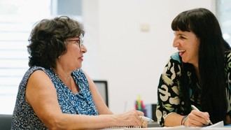 Fundación 'la Caixa' organiza talleres para combatir el edadismo y fomentar la acción intergeneracional entre las personas mayores