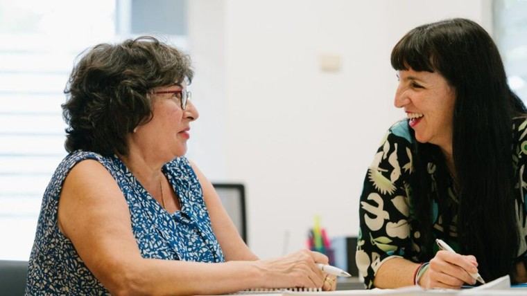 Fundación 'la Caixa' organiza talleres para combatir el edadismo y fomentar la acción intergeneracional entre las personas mayores